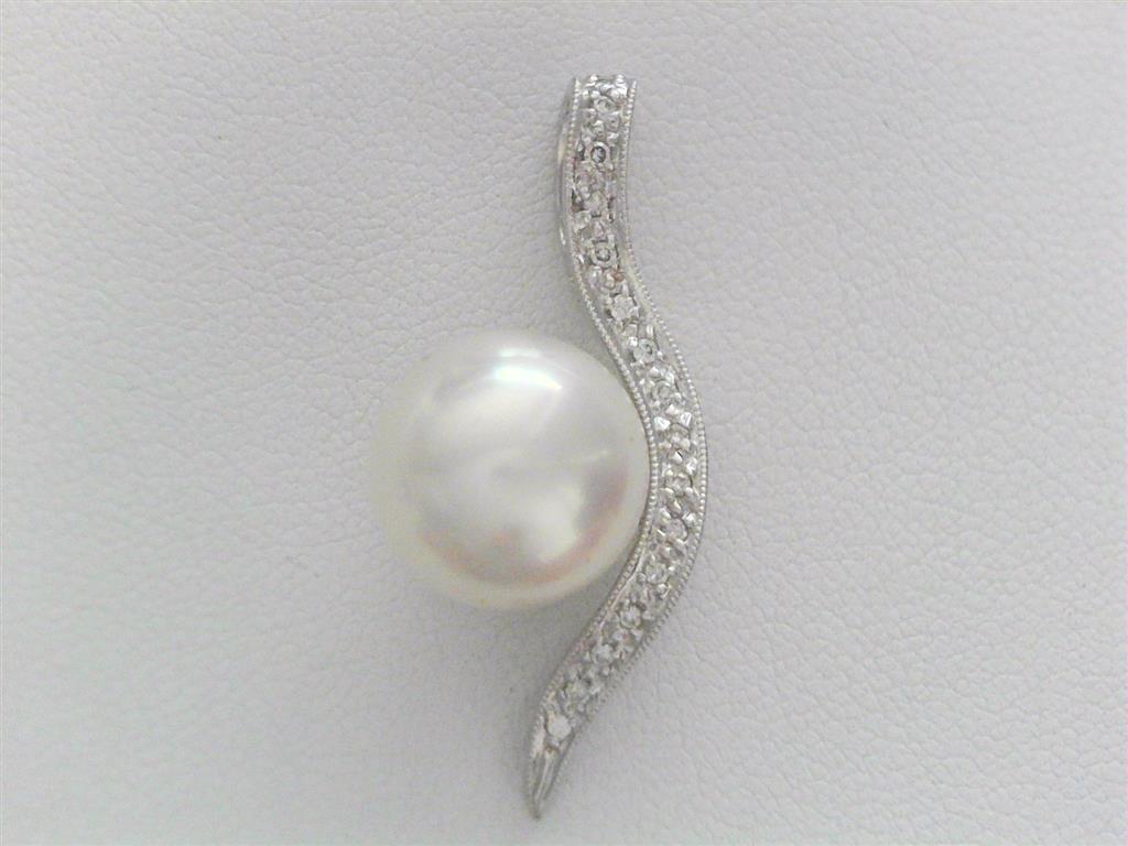 Pearl Pendant