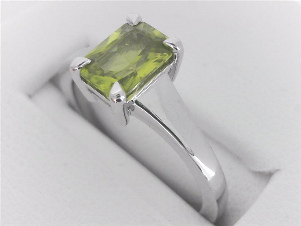 Emerald Ring White Gold